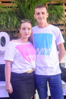 
<a style='margin-left: 5px;' class='btn btn-xs btn-social btn-facebook' href='https://www.facebook.com/sharer/sharer.php?u=https://www.galeramix.com.br/imagem/a114/800-800-90/conteudo/site_galerias/114/12-costelaco-junior-seco-silva-neto-canelinha-maiara-e-maraisa-galeramix-33.jpg' rel='popup' data-width='500' data-height='400'><i class='fa fa-facebook'></i>Compartilhar <span class='hidden-xs'>no Facebook</span>
</a> 
<a class='btn btn-default btn-xs' target='_blank' href='imagem/a114/800-800-90/conteudo/site_galerias/114/12-costelaco-junior-seco-silva-neto-canelinha-maiara-e-maraisa-galeramix-33.jpg'>
<span class='glyphicon glyphicon-cloud-download'></span> Salvar
</a>
