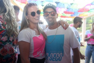 
<a style='margin-left: 5px;' class='btn btn-xs btn-social btn-facebook' href='https://www.facebook.com/sharer/sharer.php?u=https://www.galeramix.com.br/imagem/a114/800-800-90/conteudo/site_galerias/114/12-costelaco-junior-seco-silva-neto-canelinha-maiara-e-maraisa-galeramix-339.jpg' rel='popup' data-width='500' data-height='400'><i class='fa fa-facebook'></i>Compartilhar <span class='hidden-xs'>no Facebook</span>
</a> 
<a class='btn btn-default btn-xs' target='_blank' href='imagem/a114/800-800-90/conteudo/site_galerias/114/12-costelaco-junior-seco-silva-neto-canelinha-maiara-e-maraisa-galeramix-339.jpg'>
<span class='glyphicon glyphicon-cloud-download'></span> Salvar
</a>
