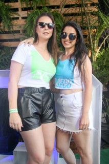 
<a style='margin-left: 5px;' class='btn btn-xs btn-social btn-facebook' href='https://www.facebook.com/sharer/sharer.php?u=https://www.galeramix.com.br/imagem/a114/800-800-90/conteudo/site_galerias/114/12-costelaco-junior-seco-silva-neto-canelinha-maiara-e-maraisa-galeramix-346.jpg' rel='popup' data-width='500' data-height='400'><i class='fa fa-facebook'></i>Compartilhar <span class='hidden-xs'>no Facebook</span>
</a> 
<a class='btn btn-default btn-xs' target='_blank' href='imagem/a114/800-800-90/conteudo/site_galerias/114/12-costelaco-junior-seco-silva-neto-canelinha-maiara-e-maraisa-galeramix-346.jpg'>
<span class='glyphicon glyphicon-cloud-download'></span> Salvar
</a>
