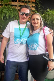 
<a style='margin-left: 5px;' class='btn btn-xs btn-social btn-facebook' href='https://www.facebook.com/sharer/sharer.php?u=https://www.galeramix.com.br/imagem/a114/800-800-90/conteudo/site_galerias/114/12-costelaco-junior-seco-silva-neto-canelinha-maiara-e-maraisa-galeramix-348.jpg' rel='popup' data-width='500' data-height='400'><i class='fa fa-facebook'></i>Compartilhar <span class='hidden-xs'>no Facebook</span>
</a> 
<a class='btn btn-default btn-xs' target='_blank' href='imagem/a114/800-800-90/conteudo/site_galerias/114/12-costelaco-junior-seco-silva-neto-canelinha-maiara-e-maraisa-galeramix-348.jpg'>
<span class='glyphicon glyphicon-cloud-download'></span> Salvar
</a>
