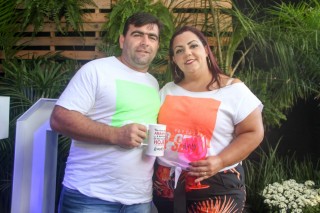 
<a style='margin-left: 5px;' class='btn btn-xs btn-social btn-facebook' href='https://www.facebook.com/sharer/sharer.php?u=https://www.galeramix.com.br/imagem/a114/800-800-90/conteudo/site_galerias/114/12-costelaco-junior-seco-silva-neto-canelinha-maiara-e-maraisa-galeramix-349.jpg' rel='popup' data-width='500' data-height='400'><i class='fa fa-facebook'></i>Compartilhar <span class='hidden-xs'>no Facebook</span>
</a> 
<a class='btn btn-default btn-xs' target='_blank' href='imagem/a114/800-800-90/conteudo/site_galerias/114/12-costelaco-junior-seco-silva-neto-canelinha-maiara-e-maraisa-galeramix-349.jpg'>
<span class='glyphicon glyphicon-cloud-download'></span> Salvar
</a>
