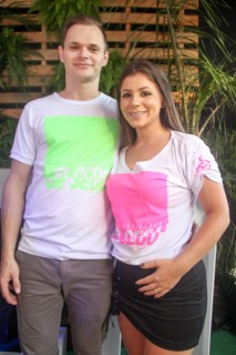 
<a style='margin-left: 5px;' class='btn btn-xs btn-social btn-facebook' href='https://www.facebook.com/sharer/sharer.php?u=https://www.galeramix.com.br/imagem/a114/800-800-90/conteudo/site_galerias/114/12-costelaco-junior-seco-silva-neto-canelinha-maiara-e-maraisa-galeramix-353.jpg' rel='popup' data-width='500' data-height='400'><i class='fa fa-facebook'></i>Compartilhar <span class='hidden-xs'>no Facebook</span>
</a> 
<a class='btn btn-default btn-xs' target='_blank' href='imagem/a114/800-800-90/conteudo/site_galerias/114/12-costelaco-junior-seco-silva-neto-canelinha-maiara-e-maraisa-galeramix-353.jpg'>
<span class='glyphicon glyphicon-cloud-download'></span> Salvar
</a>
