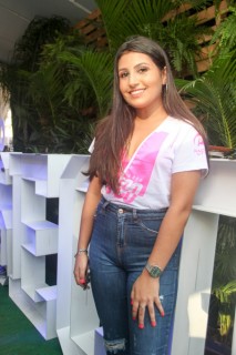 
<a style='margin-left: 5px;' class='btn btn-xs btn-social btn-facebook' href='https://www.facebook.com/sharer/sharer.php?u=https://www.galeramix.com.br/imagem/a114/800-800-90/conteudo/site_galerias/114/12-costelaco-junior-seco-silva-neto-canelinha-maiara-e-maraisa-galeramix-363.jpg' rel='popup' data-width='500' data-height='400'><i class='fa fa-facebook'></i>Compartilhar <span class='hidden-xs'>no Facebook</span>
</a> 
<a class='btn btn-default btn-xs' target='_blank' href='imagem/a114/800-800-90/conteudo/site_galerias/114/12-costelaco-junior-seco-silva-neto-canelinha-maiara-e-maraisa-galeramix-363.jpg'>
<span class='glyphicon glyphicon-cloud-download'></span> Salvar
</a>
