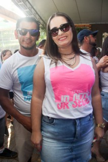 
<a style='margin-left: 5px;' class='btn btn-xs btn-social btn-facebook' href='https://www.facebook.com/sharer/sharer.php?u=https://www.galeramix.com.br/imagem/a114/800-800-90/conteudo/site_galerias/114/12-costelaco-junior-seco-silva-neto-canelinha-maiara-e-maraisa-galeramix-373.jpg' rel='popup' data-width='500' data-height='400'><i class='fa fa-facebook'></i>Compartilhar <span class='hidden-xs'>no Facebook</span>
</a> 
<a class='btn btn-default btn-xs' target='_blank' href='imagem/a114/800-800-90/conteudo/site_galerias/114/12-costelaco-junior-seco-silva-neto-canelinha-maiara-e-maraisa-galeramix-373.jpg'>
<span class='glyphicon glyphicon-cloud-download'></span> Salvar
</a>
