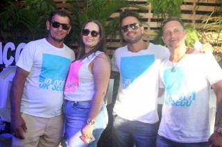 
<a style='margin-left: 5px;' class='btn btn-xs btn-social btn-facebook' href='https://www.facebook.com/sharer/sharer.php?u=https://www.galeramix.com.br/imagem/a114/800-800-90/conteudo/site_galerias/114/12-costelaco-junior-seco-silva-neto-canelinha-maiara-e-maraisa-galeramix-374.jpg' rel='popup' data-width='500' data-height='400'><i class='fa fa-facebook'></i>Compartilhar <span class='hidden-xs'>no Facebook</span>
</a> 
<a class='btn btn-default btn-xs' target='_blank' href='imagem/a114/800-800-90/conteudo/site_galerias/114/12-costelaco-junior-seco-silva-neto-canelinha-maiara-e-maraisa-galeramix-374.jpg'>
<span class='glyphicon glyphicon-cloud-download'></span> Salvar
</a>
