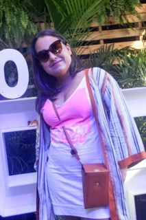 
<a style='margin-left: 5px;' class='btn btn-xs btn-social btn-facebook' href='https://www.facebook.com/sharer/sharer.php?u=https://www.galeramix.com.br/imagem/a114/800-800-90/conteudo/site_galerias/114/12-costelaco-junior-seco-silva-neto-canelinha-maiara-e-maraisa-galeramix-386.jpg' rel='popup' data-width='500' data-height='400'><i class='fa fa-facebook'></i>Compartilhar <span class='hidden-xs'>no Facebook</span>
</a> 
<a class='btn btn-default btn-xs' target='_blank' href='imagem/a114/800-800-90/conteudo/site_galerias/114/12-costelaco-junior-seco-silva-neto-canelinha-maiara-e-maraisa-galeramix-386.jpg'>
<span class='glyphicon glyphicon-cloud-download'></span> Salvar
</a>
