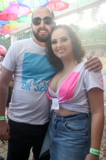 
<a style='margin-left: 5px;' class='btn btn-xs btn-social btn-facebook' href='https://www.facebook.com/sharer/sharer.php?u=https://www.galeramix.com.br/imagem/a114/800-800-90/conteudo/site_galerias/114/12-costelaco-junior-seco-silva-neto-canelinha-maiara-e-maraisa-galeramix-411.jpg' rel='popup' data-width='500' data-height='400'><i class='fa fa-facebook'></i>Compartilhar <span class='hidden-xs'>no Facebook</span>
</a> 
<a class='btn btn-default btn-xs' target='_blank' href='imagem/a114/800-800-90/conteudo/site_galerias/114/12-costelaco-junior-seco-silva-neto-canelinha-maiara-e-maraisa-galeramix-411.jpg'>
<span class='glyphicon glyphicon-cloud-download'></span> Salvar
</a>
