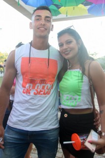 
<a style='margin-left: 5px;' class='btn btn-xs btn-social btn-facebook' href='https://www.facebook.com/sharer/sharer.php?u=https://www.galeramix.com.br/imagem/a114/800-800-90/conteudo/site_galerias/114/12-costelaco-junior-seco-silva-neto-canelinha-maiara-e-maraisa-galeramix-415.jpg' rel='popup' data-width='500' data-height='400'><i class='fa fa-facebook'></i>Compartilhar <span class='hidden-xs'>no Facebook</span>
</a> 
<a class='btn btn-default btn-xs' target='_blank' href='imagem/a114/800-800-90/conteudo/site_galerias/114/12-costelaco-junior-seco-silva-neto-canelinha-maiara-e-maraisa-galeramix-415.jpg'>
<span class='glyphicon glyphicon-cloud-download'></span> Salvar
</a>
