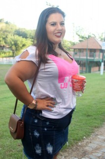 
<a style='margin-left: 5px;' class='btn btn-xs btn-social btn-facebook' href='https://www.facebook.com/sharer/sharer.php?u=https://www.galeramix.com.br/imagem/a114/800-800-90/conteudo/site_galerias/114/12-costelaco-junior-seco-silva-neto-canelinha-maiara-e-maraisa-galeramix-417.jpg' rel='popup' data-width='500' data-height='400'><i class='fa fa-facebook'></i>Compartilhar <span class='hidden-xs'>no Facebook</span>
</a> 
<a class='btn btn-default btn-xs' target='_blank' href='imagem/a114/800-800-90/conteudo/site_galerias/114/12-costelaco-junior-seco-silva-neto-canelinha-maiara-e-maraisa-galeramix-417.jpg'>
<span class='glyphicon glyphicon-cloud-download'></span> Salvar
</a>
