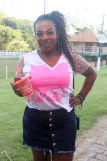 
<a style='margin-left: 5px;' class='btn btn-xs btn-social btn-facebook' href='https://www.facebook.com/sharer/sharer.php?u=https://www.galeramix.com.br/imagem/a114/800-800-90/conteudo/site_galerias/114/12-costelaco-junior-seco-silva-neto-canelinha-maiara-e-maraisa-galeramix-419.jpg' rel='popup' data-width='500' data-height='400'><i class='fa fa-facebook'></i>Compartilhar <span class='hidden-xs'>no Facebook</span>
</a> 
<a class='btn btn-default btn-xs' target='_blank' href='imagem/a114/800-800-90/conteudo/site_galerias/114/12-costelaco-junior-seco-silva-neto-canelinha-maiara-e-maraisa-galeramix-419.jpg'>
<span class='glyphicon glyphicon-cloud-download'></span> Salvar
</a>
