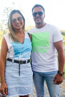 
<a style='margin-left: 5px;' class='btn btn-xs btn-social btn-facebook' href='https://www.facebook.com/sharer/sharer.php?u=https://www.galeramix.com.br/imagem/a114/800-800-90/conteudo/site_galerias/114/12-costelaco-junior-seco-silva-neto-canelinha-maiara-e-maraisa-galeramix-424.jpg' rel='popup' data-width='500' data-height='400'><i class='fa fa-facebook'></i>Compartilhar <span class='hidden-xs'>no Facebook</span>
</a> 
<a class='btn btn-default btn-xs' target='_blank' href='imagem/a114/800-800-90/conteudo/site_galerias/114/12-costelaco-junior-seco-silva-neto-canelinha-maiara-e-maraisa-galeramix-424.jpg'>
<span class='glyphicon glyphicon-cloud-download'></span> Salvar
</a>
