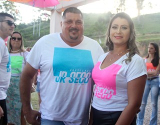 
<a style='margin-left: 5px;' class='btn btn-xs btn-social btn-facebook' href='https://www.facebook.com/sharer/sharer.php?u=https://www.galeramix.com.br/imagem/a114/800-800-90/conteudo/site_galerias/114/12-costelaco-junior-seco-silva-neto-canelinha-maiara-e-maraisa-galeramix-428.jpg' rel='popup' data-width='500' data-height='400'><i class='fa fa-facebook'></i>Compartilhar <span class='hidden-xs'>no Facebook</span>
</a> 
<a class='btn btn-default btn-xs' target='_blank' href='imagem/a114/800-800-90/conteudo/site_galerias/114/12-costelaco-junior-seco-silva-neto-canelinha-maiara-e-maraisa-galeramix-428.jpg'>
<span class='glyphicon glyphicon-cloud-download'></span> Salvar
</a>
