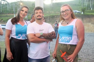 
<a style='margin-left: 5px;' class='btn btn-xs btn-social btn-facebook' href='https://www.facebook.com/sharer/sharer.php?u=https://www.galeramix.com.br/imagem/a114/800-800-90/conteudo/site_galerias/114/12-costelaco-junior-seco-silva-neto-canelinha-maiara-e-maraisa-galeramix-435.jpg' rel='popup' data-width='500' data-height='400'><i class='fa fa-facebook'></i>Compartilhar <span class='hidden-xs'>no Facebook</span>
</a> 
<a class='btn btn-default btn-xs' target='_blank' href='imagem/a114/800-800-90/conteudo/site_galerias/114/12-costelaco-junior-seco-silva-neto-canelinha-maiara-e-maraisa-galeramix-435.jpg'>
<span class='glyphicon glyphicon-cloud-download'></span> Salvar
</a>
