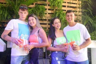 
<a style='margin-left: 5px;' class='btn btn-xs btn-social btn-facebook' href='https://www.facebook.com/sharer/sharer.php?u=https://www.galeramix.com.br/imagem/a114/800-800-90/conteudo/site_galerias/114/12-costelaco-junior-seco-silva-neto-canelinha-maiara-e-maraisa-galeramix-44.jpg' rel='popup' data-width='500' data-height='400'><i class='fa fa-facebook'></i>Compartilhar <span class='hidden-xs'>no Facebook</span>
</a> 
<a class='btn btn-default btn-xs' target='_blank' href='imagem/a114/800-800-90/conteudo/site_galerias/114/12-costelaco-junior-seco-silva-neto-canelinha-maiara-e-maraisa-galeramix-44.jpg'>
<span class='glyphicon glyphicon-cloud-download'></span> Salvar
</a>
