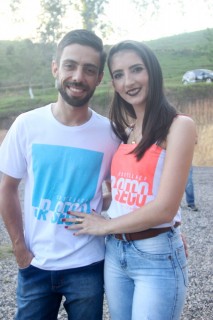 
<a style='margin-left: 5px;' class='btn btn-xs btn-social btn-facebook' href='https://www.facebook.com/sharer/sharer.php?u=https://www.galeramix.com.br/imagem/a114/800-800-90/conteudo/site_galerias/114/12-costelaco-junior-seco-silva-neto-canelinha-maiara-e-maraisa-galeramix-441.jpg' rel='popup' data-width='500' data-height='400'><i class='fa fa-facebook'></i>Compartilhar <span class='hidden-xs'>no Facebook</span>
</a> 
<a class='btn btn-default btn-xs' target='_blank' href='imagem/a114/800-800-90/conteudo/site_galerias/114/12-costelaco-junior-seco-silva-neto-canelinha-maiara-e-maraisa-galeramix-441.jpg'>
<span class='glyphicon glyphicon-cloud-download'></span> Salvar
</a>
