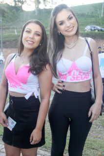 
<a style='margin-left: 5px;' class='btn btn-xs btn-social btn-facebook' href='https://www.facebook.com/sharer/sharer.php?u=https://www.galeramix.com.br/imagem/a114/800-800-90/conteudo/site_galerias/114/12-costelaco-junior-seco-silva-neto-canelinha-maiara-e-maraisa-galeramix-443.jpg' rel='popup' data-width='500' data-height='400'><i class='fa fa-facebook'></i>Compartilhar <span class='hidden-xs'>no Facebook</span>
</a> 
<a class='btn btn-default btn-xs' target='_blank' href='imagem/a114/800-800-90/conteudo/site_galerias/114/12-costelaco-junior-seco-silva-neto-canelinha-maiara-e-maraisa-galeramix-443.jpg'>
<span class='glyphicon glyphicon-cloud-download'></span> Salvar
</a>
