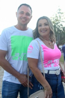 
<a style='margin-left: 5px;' class='btn btn-xs btn-social btn-facebook' href='https://www.facebook.com/sharer/sharer.php?u=https://www.galeramix.com.br/imagem/a114/800-800-90/conteudo/site_galerias/114/12-costelaco-junior-seco-silva-neto-canelinha-maiara-e-maraisa-galeramix-444.jpg' rel='popup' data-width='500' data-height='400'><i class='fa fa-facebook'></i>Compartilhar <span class='hidden-xs'>no Facebook</span>
</a> 
<a class='btn btn-default btn-xs' target='_blank' href='imagem/a114/800-800-90/conteudo/site_galerias/114/12-costelaco-junior-seco-silva-neto-canelinha-maiara-e-maraisa-galeramix-444.jpg'>
<span class='glyphicon glyphicon-cloud-download'></span> Salvar
</a>
