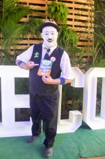 
<a style='margin-left: 5px;' class='btn btn-xs btn-social btn-facebook' href='https://www.facebook.com/sharer/sharer.php?u=https://www.galeramix.com.br/imagem/a114/800-800-90/conteudo/site_galerias/114/12-costelaco-junior-seco-silva-neto-canelinha-maiara-e-maraisa-galeramix-45.jpg' rel='popup' data-width='500' data-height='400'><i class='fa fa-facebook'></i>Compartilhar <span class='hidden-xs'>no Facebook</span>
</a> 
<a class='btn btn-default btn-xs' target='_blank' href='imagem/a114/800-800-90/conteudo/site_galerias/114/12-costelaco-junior-seco-silva-neto-canelinha-maiara-e-maraisa-galeramix-45.jpg'>
<span class='glyphicon glyphicon-cloud-download'></span> Salvar
</a>
