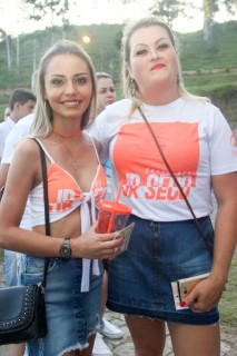 
<a style='margin-left: 5px;' class='btn btn-xs btn-social btn-facebook' href='https://www.facebook.com/sharer/sharer.php?u=https://www.galeramix.com.br/imagem/a114/800-800-90/conteudo/site_galerias/114/12-costelaco-junior-seco-silva-neto-canelinha-maiara-e-maraisa-galeramix-453.jpg' rel='popup' data-width='500' data-height='400'><i class='fa fa-facebook'></i>Compartilhar <span class='hidden-xs'>no Facebook</span>
</a> 
<a class='btn btn-default btn-xs' target='_blank' href='imagem/a114/800-800-90/conteudo/site_galerias/114/12-costelaco-junior-seco-silva-neto-canelinha-maiara-e-maraisa-galeramix-453.jpg'>
<span class='glyphicon glyphicon-cloud-download'></span> Salvar
</a>
