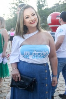 
<a style='margin-left: 5px;' class='btn btn-xs btn-social btn-facebook' href='https://www.facebook.com/sharer/sharer.php?u=https://www.galeramix.com.br/imagem/a114/800-800-90/conteudo/site_galerias/114/12-costelaco-junior-seco-silva-neto-canelinha-maiara-e-maraisa-galeramix-462.jpg' rel='popup' data-width='500' data-height='400'><i class='fa fa-facebook'></i>Compartilhar <span class='hidden-xs'>no Facebook</span>
</a> 
<a class='btn btn-default btn-xs' target='_blank' href='imagem/a114/800-800-90/conteudo/site_galerias/114/12-costelaco-junior-seco-silva-neto-canelinha-maiara-e-maraisa-galeramix-462.jpg'>
<span class='glyphicon glyphicon-cloud-download'></span> Salvar
</a>
