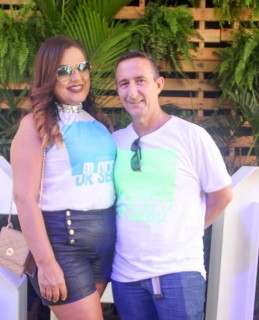 
<a style='margin-left: 5px;' class='btn btn-xs btn-social btn-facebook' href='https://www.facebook.com/sharer/sharer.php?u=https://www.galeramix.com.br/imagem/a114/800-800-90/conteudo/site_galerias/114/12-costelaco-junior-seco-silva-neto-canelinha-maiara-e-maraisa-galeramix-48.jpg' rel='popup' data-width='500' data-height='400'><i class='fa fa-facebook'></i>Compartilhar <span class='hidden-xs'>no Facebook</span>
</a> 
<a class='btn btn-default btn-xs' target='_blank' href='imagem/a114/800-800-90/conteudo/site_galerias/114/12-costelaco-junior-seco-silva-neto-canelinha-maiara-e-maraisa-galeramix-48.jpg'>
<span class='glyphicon glyphicon-cloud-download'></span> Salvar
</a>
