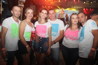 
<a style='margin-left: 5px;' class='btn btn-xs btn-social btn-facebook' href='https://www.facebook.com/sharer/sharer.php?u=https://www.galeramix.com.br/imagem/a114/800-800-90/conteudo/site_galerias/114/12-costelaco-junior-seco-silva-neto-canelinha-maiara-e-maraisa-galeramix-487.jpg' rel='popup' data-width='500' data-height='400'><i class='fa fa-facebook'></i>Compartilhar <span class='hidden-xs'>no Facebook</span>
</a> 
<a class='btn btn-default btn-xs' target='_blank' href='imagem/a114/800-800-90/conteudo/site_galerias/114/12-costelaco-junior-seco-silva-neto-canelinha-maiara-e-maraisa-galeramix-487.jpg'>
<span class='glyphicon glyphicon-cloud-download'></span> Salvar
</a>
