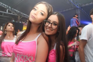 
<a style='margin-left: 5px;' class='btn btn-xs btn-social btn-facebook' href='https://www.facebook.com/sharer/sharer.php?u=https://www.galeramix.com.br/imagem/a114/800-800-90/conteudo/site_galerias/114/12-costelaco-junior-seco-silva-neto-canelinha-maiara-e-maraisa-galeramix-499.jpg' rel='popup' data-width='500' data-height='400'><i class='fa fa-facebook'></i>Compartilhar <span class='hidden-xs'>no Facebook</span>
</a> 
<a class='btn btn-default btn-xs' target='_blank' href='imagem/a114/800-800-90/conteudo/site_galerias/114/12-costelaco-junior-seco-silva-neto-canelinha-maiara-e-maraisa-galeramix-499.jpg'>
<span class='glyphicon glyphicon-cloud-download'></span> Salvar
</a>
