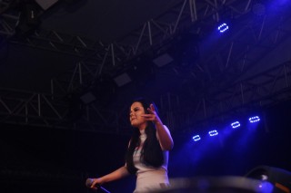 
<a style='margin-left: 5px;' class='btn btn-xs btn-social btn-facebook' href='https://www.facebook.com/sharer/sharer.php?u=https://www.galeramix.com.br/imagem/a114/800-800-90/conteudo/site_galerias/114/12-costelaco-junior-seco-silva-neto-canelinha-maiara-e-maraisa-galeramix-500.jpg' rel='popup' data-width='500' data-height='400'><i class='fa fa-facebook'></i>Compartilhar <span class='hidden-xs'>no Facebook</span>
</a> 
<a class='btn btn-default btn-xs' target='_blank' href='imagem/a114/800-800-90/conteudo/site_galerias/114/12-costelaco-junior-seco-silva-neto-canelinha-maiara-e-maraisa-galeramix-500.jpg'>
<span class='glyphicon glyphicon-cloud-download'></span> Salvar
</a>
