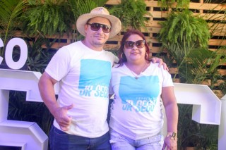 
<a style='margin-left: 5px;' class='btn btn-xs btn-social btn-facebook' href='https://www.facebook.com/sharer/sharer.php?u=https://www.galeramix.com.br/imagem/a114/800-800-90/conteudo/site_galerias/114/12-costelaco-junior-seco-silva-neto-canelinha-maiara-e-maraisa-galeramix-53.jpg' rel='popup' data-width='500' data-height='400'><i class='fa fa-facebook'></i>Compartilhar <span class='hidden-xs'>no Facebook</span>
</a> 
<a class='btn btn-default btn-xs' target='_blank' href='imagem/a114/800-800-90/conteudo/site_galerias/114/12-costelaco-junior-seco-silva-neto-canelinha-maiara-e-maraisa-galeramix-53.jpg'>
<span class='glyphicon glyphicon-cloud-download'></span> Salvar
</a>
