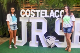 
<a style='margin-left: 5px;' class='btn btn-xs btn-social btn-facebook' href='https://www.facebook.com/sharer/sharer.php?u=https://www.galeramix.com.br/imagem/a114/800-800-90/conteudo/site_galerias/114/12-costelaco-junior-seco-silva-neto-canelinha-maiara-e-maraisa-galeramix-6.jpg' rel='popup' data-width='500' data-height='400'><i class='fa fa-facebook'></i>Compartilhar <span class='hidden-xs'>no Facebook</span>
</a> 
<a class='btn btn-default btn-xs' target='_blank' href='imagem/a114/800-800-90/conteudo/site_galerias/114/12-costelaco-junior-seco-silva-neto-canelinha-maiara-e-maraisa-galeramix-6.jpg'>
<span class='glyphicon glyphicon-cloud-download'></span> Salvar
</a>
