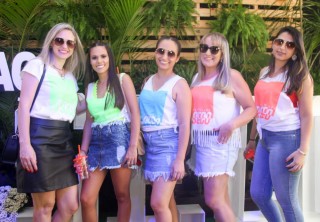 
<a style='margin-left: 5px;' class='btn btn-xs btn-social btn-facebook' href='https://www.facebook.com/sharer/sharer.php?u=https://www.galeramix.com.br/imagem/a114/800-800-90/conteudo/site_galerias/114/12-costelaco-junior-seco-silva-neto-canelinha-maiara-e-maraisa-galeramix-70.jpg' rel='popup' data-width='500' data-height='400'><i class='fa fa-facebook'></i>Compartilhar <span class='hidden-xs'>no Facebook</span>
</a> 
<a class='btn btn-default btn-xs' target='_blank' href='imagem/a114/800-800-90/conteudo/site_galerias/114/12-costelaco-junior-seco-silva-neto-canelinha-maiara-e-maraisa-galeramix-70.jpg'>
<span class='glyphicon glyphicon-cloud-download'></span> Salvar
</a>
