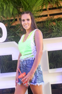 
<a style='margin-left: 5px;' class='btn btn-xs btn-social btn-facebook' href='https://www.facebook.com/sharer/sharer.php?u=https://www.galeramix.com.br/imagem/a114/800-800-90/conteudo/site_galerias/114/12-costelaco-junior-seco-silva-neto-canelinha-maiara-e-maraisa-galeramix-73.jpg' rel='popup' data-width='500' data-height='400'><i class='fa fa-facebook'></i>Compartilhar <span class='hidden-xs'>no Facebook</span>
</a> 
<a class='btn btn-default btn-xs' target='_blank' href='imagem/a114/800-800-90/conteudo/site_galerias/114/12-costelaco-junior-seco-silva-neto-canelinha-maiara-e-maraisa-galeramix-73.jpg'>
<span class='glyphicon glyphicon-cloud-download'></span> Salvar
</a>
