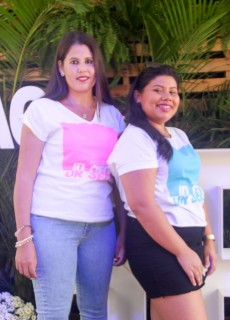 
<a style='margin-left: 5px;' class='btn btn-xs btn-social btn-facebook' href='https://www.facebook.com/sharer/sharer.php?u=https://www.galeramix.com.br/imagem/a114/800-800-90/conteudo/site_galerias/114/12-costelaco-junior-seco-silva-neto-canelinha-maiara-e-maraisa-galeramix-76.jpg' rel='popup' data-width='500' data-height='400'><i class='fa fa-facebook'></i>Compartilhar <span class='hidden-xs'>no Facebook</span>
</a> 
<a class='btn btn-default btn-xs' target='_blank' href='imagem/a114/800-800-90/conteudo/site_galerias/114/12-costelaco-junior-seco-silva-neto-canelinha-maiara-e-maraisa-galeramix-76.jpg'>
<span class='glyphicon glyphicon-cloud-download'></span> Salvar
</a>
