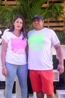 
<a style='margin-left: 5px;' class='btn btn-xs btn-social btn-facebook' href='https://www.facebook.com/sharer/sharer.php?u=https://www.galeramix.com.br/imagem/a114/800-800-90/conteudo/site_galerias/114/12-costelaco-junior-seco-silva-neto-canelinha-maiara-e-maraisa-galeramix-77.jpg' rel='popup' data-width='500' data-height='400'><i class='fa fa-facebook'></i>Compartilhar <span class='hidden-xs'>no Facebook</span>
</a> 
<a class='btn btn-default btn-xs' target='_blank' href='imagem/a114/800-800-90/conteudo/site_galerias/114/12-costelaco-junior-seco-silva-neto-canelinha-maiara-e-maraisa-galeramix-77.jpg'>
<span class='glyphicon glyphicon-cloud-download'></span> Salvar
</a>
