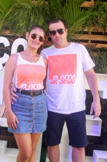 
<a style='margin-left: 5px;' class='btn btn-xs btn-social btn-facebook' href='https://www.facebook.com/sharer/sharer.php?u=https://www.galeramix.com.br/imagem/a114/800-800-90/conteudo/site_galerias/114/12-costelaco-junior-seco-silva-neto-canelinha-maiara-e-maraisa-galeramix-87.jpg' rel='popup' data-width='500' data-height='400'><i class='fa fa-facebook'></i>Compartilhar <span class='hidden-xs'>no Facebook</span>
</a> 
<a class='btn btn-default btn-xs' target='_blank' href='imagem/a114/800-800-90/conteudo/site_galerias/114/12-costelaco-junior-seco-silva-neto-canelinha-maiara-e-maraisa-galeramix-87.jpg'>
<span class='glyphicon glyphicon-cloud-download'></span> Salvar
</a>
