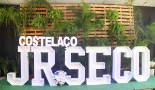 
<a style='margin-left: 5px;' class='btn btn-xs btn-social btn-facebook' href='https://www.facebook.com/sharer/sharer.php?u=https://www.galeramix.com.br/imagem/a114/800-800-90/conteudo/site_galerias/114/12-costelaco-junior-seco-silva-neto-canelinha-maiara-e-maraisa-galeramix-9.jpg' rel='popup' data-width='500' data-height='400'><i class='fa fa-facebook'></i>Compartilhar <span class='hidden-xs'>no Facebook</span>
</a> 
<a class='btn btn-default btn-xs' target='_blank' href='imagem/a114/800-800-90/conteudo/site_galerias/114/12-costelaco-junior-seco-silva-neto-canelinha-maiara-e-maraisa-galeramix-9.jpg'>
<span class='glyphicon glyphicon-cloud-download'></span> Salvar
</a>
