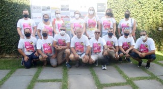 
                                <a style='margin-left: 5px;' class='btn btn-xs btn-social btn-facebook' href='https://www.facebook.com/sharer/sharer.php?u=https://www.galeramix.com.br/imagem/a115/800-800-90/conteudo/site_galerias/115/desenferruje-2022-1.jpg' rel='popup' data-width='500' data-height='400'><i class='fa fa-facebook'></i>Compartilhar <span class='hidden-xs'>no Facebook</span>
                            </a> 
                            <a class='btn btn-default btn-xs' target='_blank' href='imagem/a115/800-800-90/conteudo/site_galerias/115/desenferruje-2022-1.jpg'>
                                <span class='glyphicon glyphicon-cloud-download'></span> Salvar
                            </a>
                            