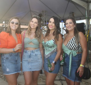 
<a style='margin-left: 5px;' class='btn btn-xs btn-social btn-facebook' href='https://www.facebook.com/sharer/sharer.php?u=https://www.galeramix.com.br/imagem/a115/800-800-90/conteudo/site_galerias/115/desenferruje-2022-107.jpg' rel='popup' data-width='500' data-height='400'><i class='fa fa-facebook'></i>Compartilhar <span class='hidden-xs'>no Facebook</span>
</a> 
<a class='btn btn-default btn-xs' target='_blank' href='imagem/a115/800-800-90/conteudo/site_galerias/115/desenferruje-2022-107.jpg'>
<span class='glyphicon glyphicon-cloud-download'></span> Salvar
</a>
