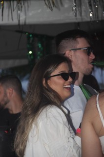 
<a style='margin-left: 5px;' class='btn btn-xs btn-social btn-facebook' href='https://www.facebook.com/sharer/sharer.php?u=https://www.galeramix.com.br/imagem/a115/800-800-90/conteudo/site_galerias/115/desenferruje-2022-125.jpg' rel='popup' data-width='500' data-height='400'><i class='fa fa-facebook'></i>Compartilhar <span class='hidden-xs'>no Facebook</span>
</a> 
<a class='btn btn-default btn-xs' target='_blank' href='imagem/a115/800-800-90/conteudo/site_galerias/115/desenferruje-2022-125.jpg'>
<span class='glyphicon glyphicon-cloud-download'></span> Salvar
</a>
