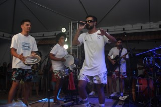 
<a style='margin-left: 5px;' class='btn btn-xs btn-social btn-facebook' href='https://www.facebook.com/sharer/sharer.php?u=https://www.galeramix.com.br/imagem/a115/800-800-90/conteudo/site_galerias/115/desenferruje-2022-131.jpg' rel='popup' data-width='500' data-height='400'><i class='fa fa-facebook'></i>Compartilhar <span class='hidden-xs'>no Facebook</span>
</a> 
<a class='btn btn-default btn-xs' target='_blank' href='imagem/a115/800-800-90/conteudo/site_galerias/115/desenferruje-2022-131.jpg'>
<span class='glyphicon glyphicon-cloud-download'></span> Salvar
</a>
