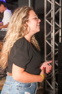 
<a style='margin-left: 5px;' class='btn btn-xs btn-social btn-facebook' href='https://www.facebook.com/sharer/sharer.php?u=https://www.galeramix.com.br/imagem/a115/800-800-90/conteudo/site_galerias/115/desenferruje-2022-135.jpg' rel='popup' data-width='500' data-height='400'><i class='fa fa-facebook'></i>Compartilhar <span class='hidden-xs'>no Facebook</span>
</a> 
<a class='btn btn-default btn-xs' target='_blank' href='imagem/a115/800-800-90/conteudo/site_galerias/115/desenferruje-2022-135.jpg'>
<span class='glyphicon glyphicon-cloud-download'></span> Salvar
</a>
