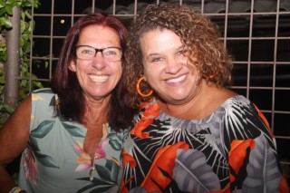 
<a style='margin-left: 5px;' class='btn btn-xs btn-social btn-facebook' href='https://www.facebook.com/sharer/sharer.php?u=https://www.galeramix.com.br/imagem/a115/800-800-90/conteudo/site_galerias/115/desenferruje-2022-136.jpg' rel='popup' data-width='500' data-height='400'><i class='fa fa-facebook'></i>Compartilhar <span class='hidden-xs'>no Facebook</span>
</a> 
<a class='btn btn-default btn-xs' target='_blank' href='imagem/a115/800-800-90/conteudo/site_galerias/115/desenferruje-2022-136.jpg'>
<span class='glyphicon glyphicon-cloud-download'></span> Salvar
</a>
