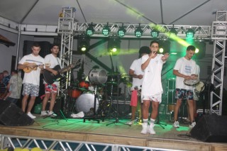 
<a style='margin-left: 5px;' class='btn btn-xs btn-social btn-facebook' href='https://www.facebook.com/sharer/sharer.php?u=https://www.galeramix.com.br/imagem/a115/800-800-90/conteudo/site_galerias/115/desenferruje-2022-141.jpg' rel='popup' data-width='500' data-height='400'><i class='fa fa-facebook'></i>Compartilhar <span class='hidden-xs'>no Facebook</span>
</a> 
<a class='btn btn-default btn-xs' target='_blank' href='imagem/a115/800-800-90/conteudo/site_galerias/115/desenferruje-2022-141.jpg'>
<span class='glyphicon glyphicon-cloud-download'></span> Salvar
</a>
