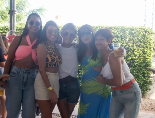 
<a style='margin-left: 5px;' class='btn btn-xs btn-social btn-facebook' href='https://www.facebook.com/sharer/sharer.php?u=https://www.galeramix.com.br/imagem/a115/800-800-90/conteudo/site_galerias/115/desenferruje-2022-82.jpg' rel='popup' data-width='500' data-height='400'><i class='fa fa-facebook'></i>Compartilhar <span class='hidden-xs'>no Facebook</span>
</a> 
<a class='btn btn-default btn-xs' target='_blank' href='imagem/a115/800-800-90/conteudo/site_galerias/115/desenferruje-2022-82.jpg'>
<span class='glyphicon glyphicon-cloud-download'></span> Salvar
</a>
