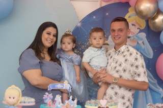 
<a style='margin-left: 5px;' class='btn btn-xs btn-social btn-facebook' href='https://www.facebook.com/sharer/sharer.php?u=https://www.galeramix.com.br/imagem/a116/800-800-90/conteudo/site_galerias/116/img8426.jpg' rel='popup' data-width='500' data-height='400'><i class='fa fa-facebook'></i>Compartilhar <span class='hidden-xs'>no Facebook</span>
</a> 
<a class='btn btn-default btn-xs' target='_blank' href='imagem/a116/800-800-90/conteudo/site_galerias/116/img8426.jpg'>
<span class='glyphicon glyphicon-cloud-download'></span> Salvar
</a>
