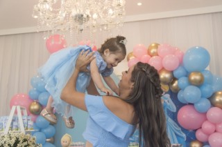 
<a style='margin-left: 5px;' class='btn btn-xs btn-social btn-facebook' href='https://www.facebook.com/sharer/sharer.php?u=https://www.galeramix.com.br/imagem/a116/800-800-90/conteudo/site_galerias/116/img8466.jpg' rel='popup' data-width='500' data-height='400'><i class='fa fa-facebook'></i>Compartilhar <span class='hidden-xs'>no Facebook</span>
</a> 
<a class='btn btn-default btn-xs' target='_blank' href='imagem/a116/800-800-90/conteudo/site_galerias/116/img8466.jpg'>
<span class='glyphicon glyphicon-cloud-download'></span> Salvar
</a>
