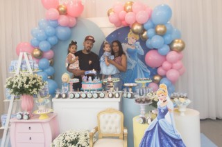 
<a style='margin-left: 5px;' class='btn btn-xs btn-social btn-facebook' href='https://www.facebook.com/sharer/sharer.php?u=https://www.galeramix.com.br/imagem/a116/800-800-90/conteudo/site_galerias/116/img8487.jpg' rel='popup' data-width='500' data-height='400'><i class='fa fa-facebook'></i>Compartilhar <span class='hidden-xs'>no Facebook</span>
</a> 
<a class='btn btn-default btn-xs' target='_blank' href='imagem/a116/800-800-90/conteudo/site_galerias/116/img8487.jpg'>
<span class='glyphicon glyphicon-cloud-download'></span> Salvar
</a>
