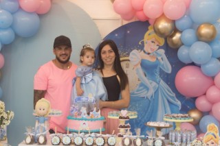 
<a style='margin-left: 5px;' class='btn btn-xs btn-social btn-facebook' href='https://www.facebook.com/sharer/sharer.php?u=https://www.galeramix.com.br/imagem/a116/800-800-90/conteudo/site_galerias/116/img8577.jpg' rel='popup' data-width='500' data-height='400'><i class='fa fa-facebook'></i>Compartilhar <span class='hidden-xs'>no Facebook</span>
</a> 
<a class='btn btn-default btn-xs' target='_blank' href='imagem/a116/800-800-90/conteudo/site_galerias/116/img8577.jpg'>
<span class='glyphicon glyphicon-cloud-download'></span> Salvar
</a>
