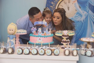 
<a style='margin-left: 5px;' class='btn btn-xs btn-social btn-facebook' href='https://www.facebook.com/sharer/sharer.php?u=https://www.galeramix.com.br/imagem/a116/800-800-90/conteudo/site_galerias/116/img8674.jpg' rel='popup' data-width='500' data-height='400'><i class='fa fa-facebook'></i>Compartilhar <span class='hidden-xs'>no Facebook</span>
</a> 
<a class='btn btn-default btn-xs' target='_blank' href='imagem/a116/800-800-90/conteudo/site_galerias/116/img8674.jpg'>
<span class='glyphicon glyphicon-cloud-download'></span> Salvar
</a>
