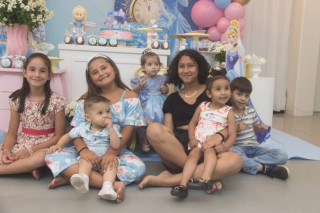 
<a style='margin-left: 5px;' class='btn btn-xs btn-social btn-facebook' href='https://www.facebook.com/sharer/sharer.php?u=https://www.galeramix.com.br/imagem/a116/800-800-90/conteudo/site_galerias/116/img8754.jpg' rel='popup' data-width='500' data-height='400'><i class='fa fa-facebook'></i>Compartilhar <span class='hidden-xs'>no Facebook</span>
</a> 
<a class='btn btn-default btn-xs' target='_blank' href='imagem/a116/800-800-90/conteudo/site_galerias/116/img8754.jpg'>
<span class='glyphicon glyphicon-cloud-download'></span> Salvar
</a>
